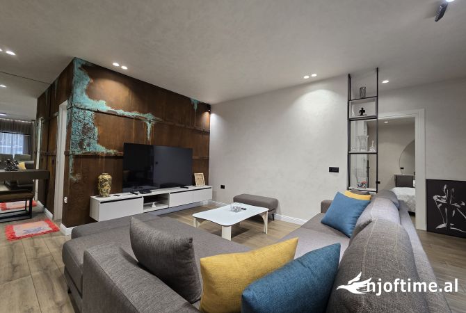 Shtepi me qera Shtepi Private ne Tirane, 2+1, Mobilimi E mobiluar, Pagesa 551  Euro.