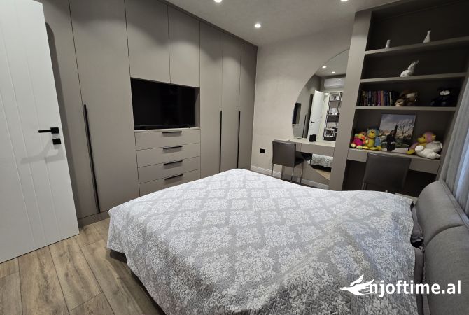 Shtepi me qera Shtepi Private ne Tirane, 2+1, Mobilimi E mobiluar, Pagesa 551  Euro.