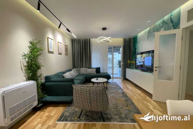 Shtepi ne shitje Apartament ne Tirane, 2+1, Mobilimi E mobiluar, Pagesa 284,999  Euro.