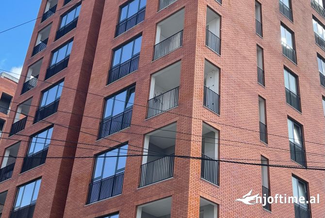 Shtepi ne shitje Apartament ne Tirane, 2+1, Mobilimi Bosh, pa mobiluar, Pagesa 144,030  Euro.