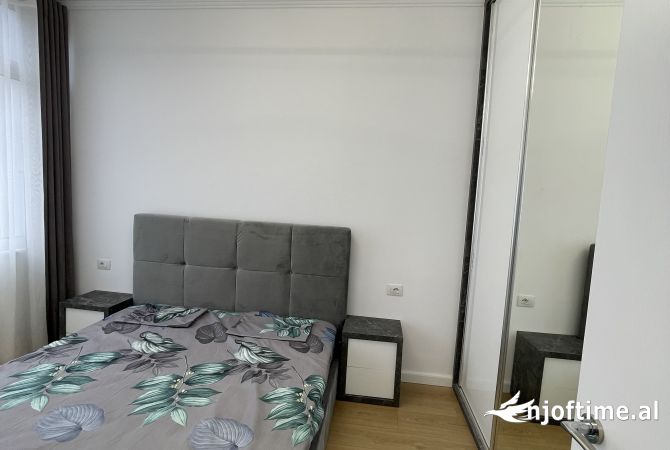 Shtepi ne shitje Apartament ne Tirane, 2+1, Mobilimi E mobiluar, Pagesa 150,000  Euro.