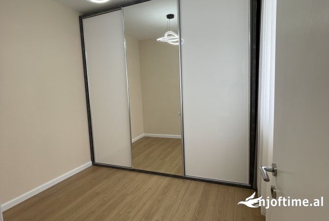 Shtepi ne shitje Apartament ne Tirane, 2+1, Mobilimi E mobiluar, Pagesa 143,000  Euro.