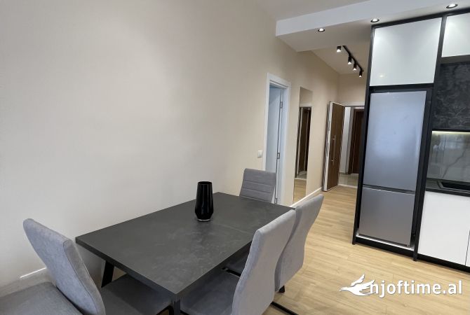 Shtepi ne shitje Apartament ne Tirane, 2+1, Mobilimi E mobiluar, Pagesa 143,000  Euro.