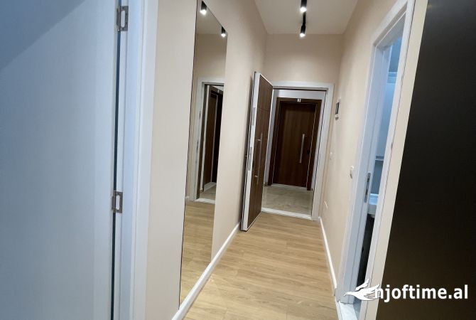 Shtepi ne shitje Apartament ne Tirane, 2+1, Mobilimi E mobiluar, Pagesa 143,000  Euro.