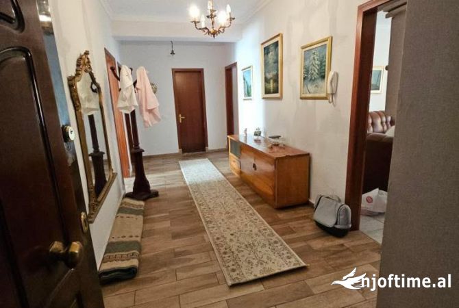 Shtepi me qera 3+1 ne Tirane - 700 Euro