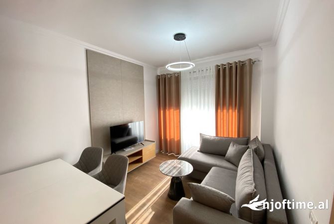 Shtepi me qera Apartament ne Tirane, 2+1, Mobilimi E mobiluar, Pagesa 750  Euro.