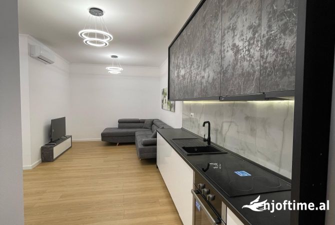 Shtepi ne shitje Apartament ne Tirane, 2+1, Mobilimi E mobiluar, Pagesa 150,000  Euro.