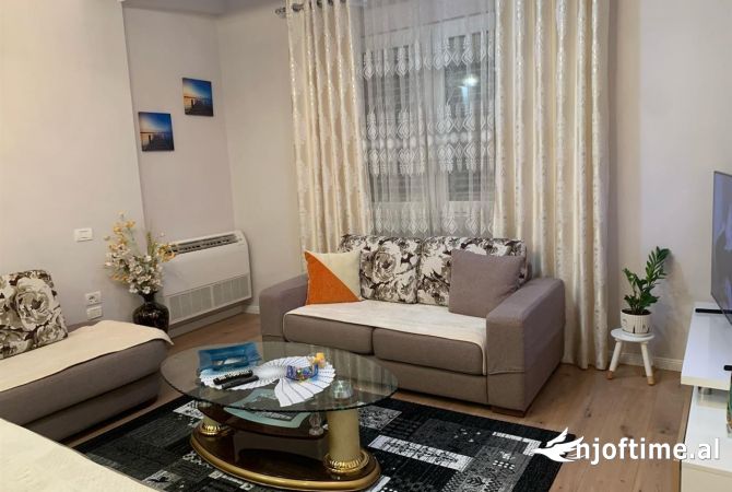 Shtepi me qera 3+1 ne Tirane - 800 Euro