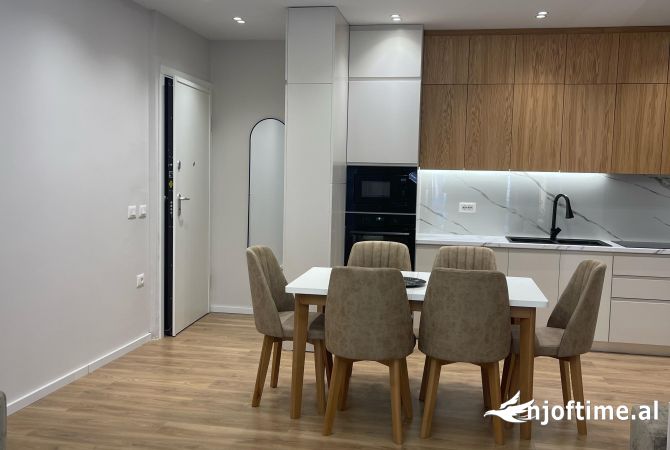 Shtepi me qera Apartament ne Tirane, 2+1, Mobilimi E mobiluar, Pagesa 800  Euro.