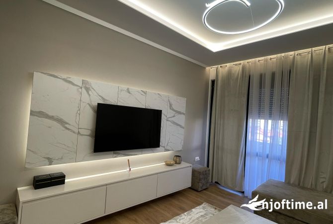 Shtepi me qera Apartament ne Tirane, 2+1, Mobilimi E mobiluar, Pagesa 800  Euro.