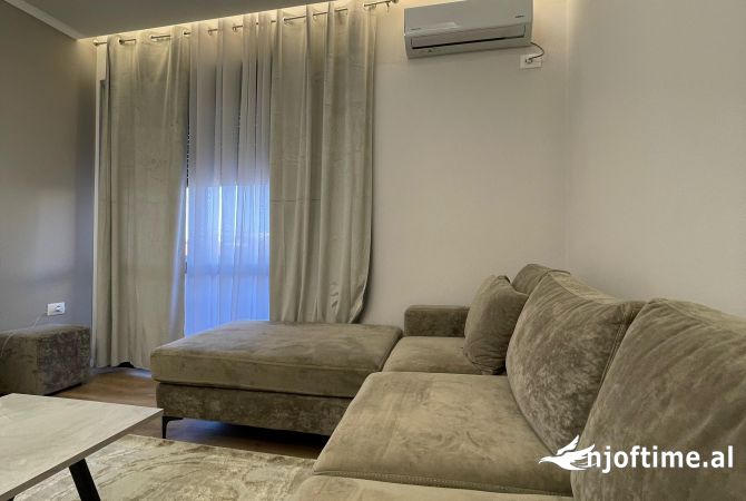 Shtepi ne shitje Apartament ne Tirane, 2+1, Mobilimi E mobiluar, Pagesa 199,999  Euro.