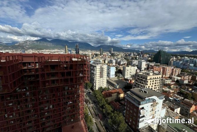 Shtepi ne shitje Apartament ne Tirane, 3+1, Mobilimi E mobiluar, Pagesa 461,000  Euro.