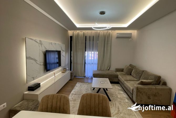 Shtepi me qera 2+1 ne Tirane - 800 Euro