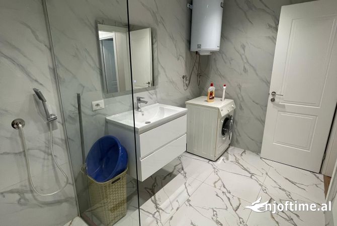 Shtepi me qera Apartament ne Tirane, 2+1, Mobilimi E mobiluar, Pagesa 800  Euro.