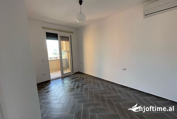 Ambient biznesi me qera 1+1 ne Tirane - 900 Euro