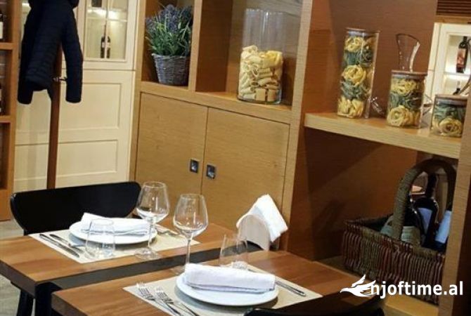 Ambient biznesi me qera 2+1 ne Tirane - 2,000 Euro