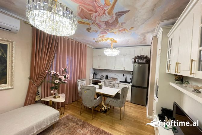 Shtepi me qera 2+1 ne Tirane - 1,300 Euro