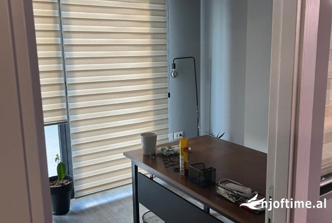 🏢 Ambient Zyre me Qira – Square 21 , Rr.Kavajes🏢