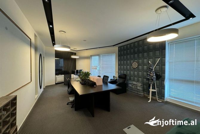 🏢 Shitet Ambient Biznesi 350m2 – Kompleksi Turdiu 📍