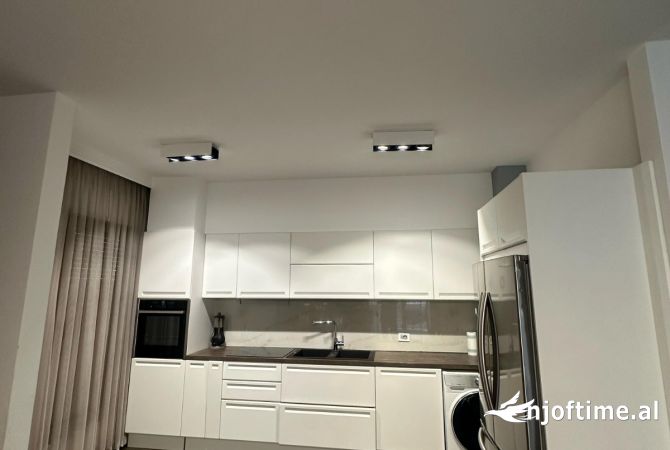 Shtepi ne shitje Apartament ne Tirane, 2+1, Mobilimi E mobiluar, Pagesa 350,050  Euro.