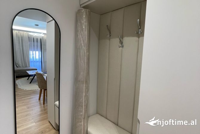 Shtepi me qera Apartament ne Tirane, 2+1, Mobilimi E mobiluar, Pagesa 800  Euro.