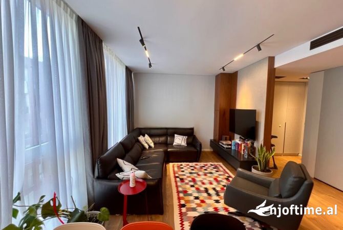Shtepi ne shitje Apartament ne Tirane, 2+1, Mobilimi E mobiluar, Pagesa 254,999  Euro.