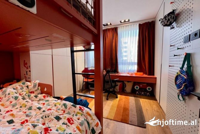 Shtepi ne shitje Apartament ne Tirane, 2+1, Mobilimi E mobiluar, Pagesa 254,999  Euro.