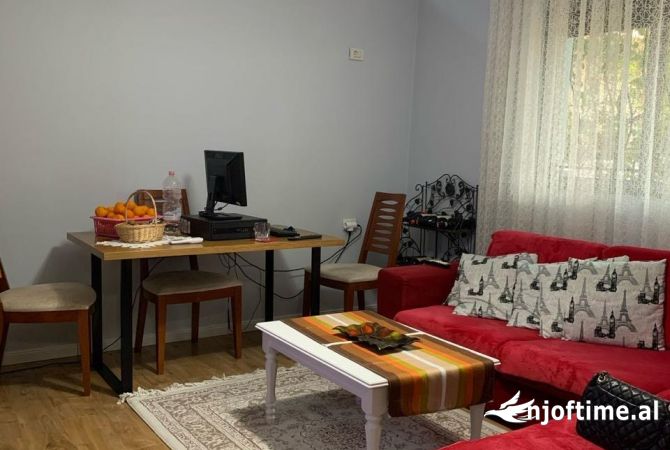 Shtepi me qera 2+1 ne Tirane - 400 Euro