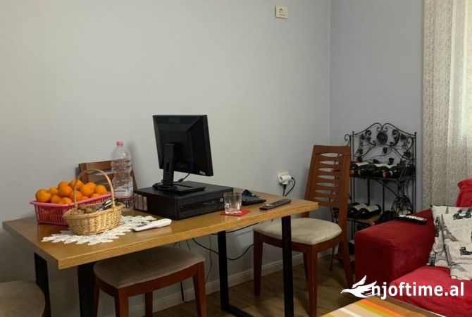 Shtepi me qera 2+1 ne Tirane - 400 Euro
