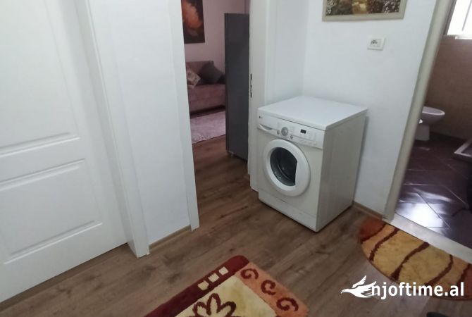 Shtepi me qera Apartament ne Tirane, 2+1, Mobilimi E mobiluar, Pagesa 550  Euro.
