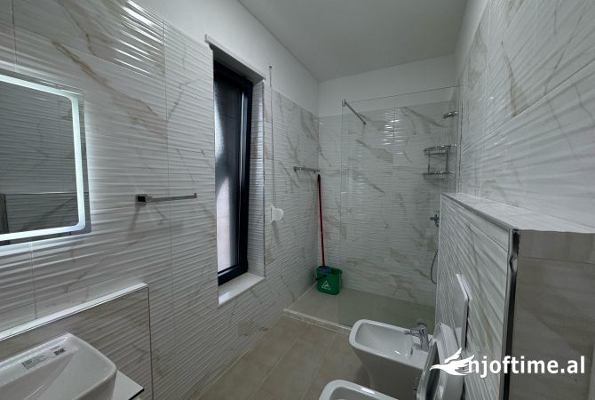 Shtepi me qera Apartament ne Tirane, 2+1, Mobilimi E mobiluar, Pagesa 750  Euro.