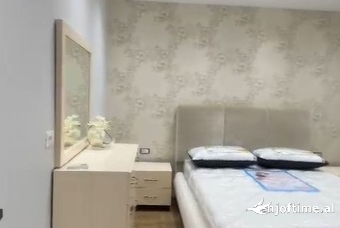 Shtepi me qera 2+1 ne Tirane - 800 Euro