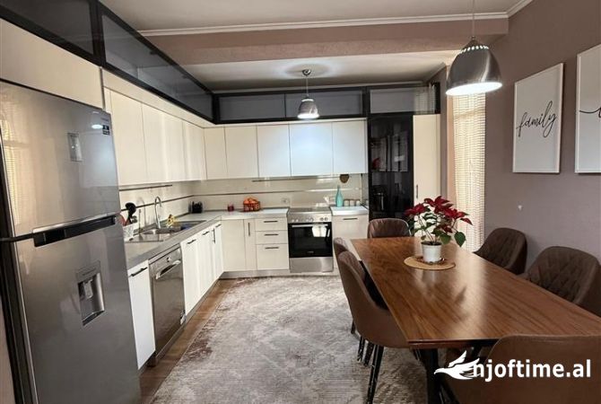 Shtepi ne shitje 3+1 ne Tirane - 310,020 Euro