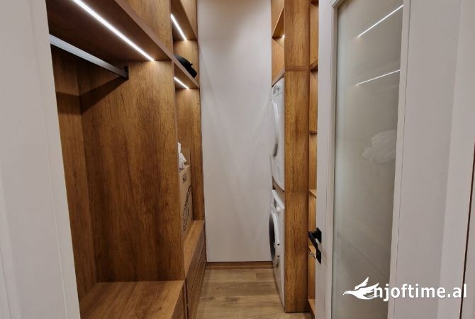 Shtepi me qera Apartament ne Tirane, 2+1, Mobilimi E mobiluar, Pagesa 1,200  Euro.
