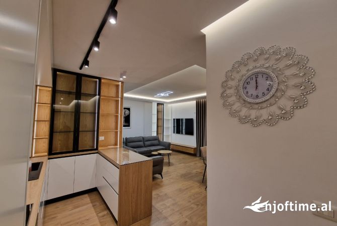 Shtepi me qera Apartament ne Tirane, 2+1, Mobilimi E mobiluar, Pagesa 1,200  Euro.