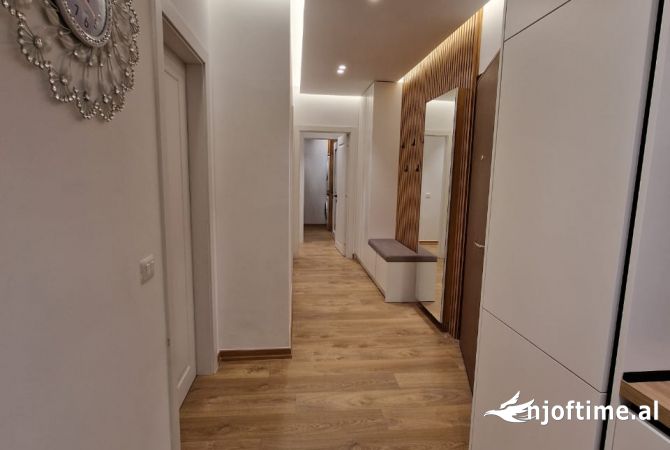 Shtepi me qera Apartament ne Tirane, 2+1, Mobilimi E mobiluar, Pagesa 1,200  Euro.
