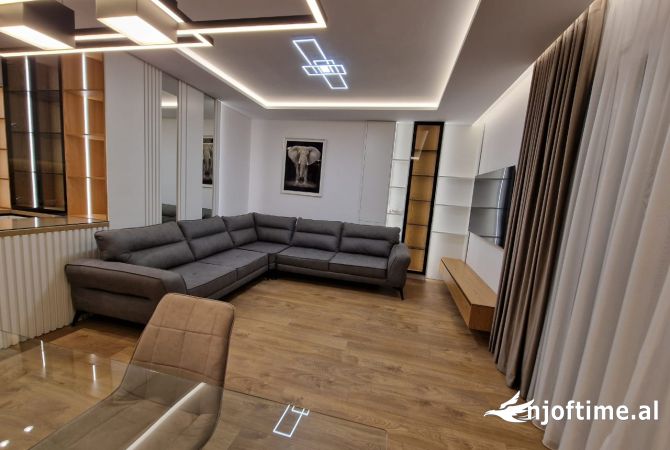 Shtepi me qera 2+1 ne Tirane - 1,200 Euro