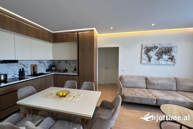Shtepi ne shitje Apartament ne Tirane, 2+1, Mobilimi E mobiluar, Pagesa 244,990  Euro.