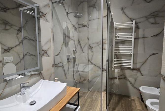 Shtepi me qera Apartament ne Tirane, 1+1, Mobilimi E mobiluar, Pagesa 800  Euro.