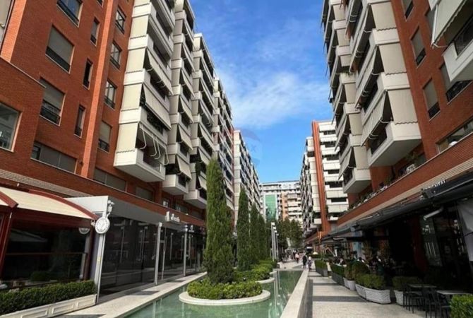 Ambient biznesi me qera 2+1 ne Tirane - 2,000 Euro