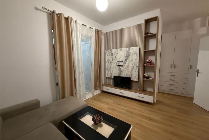 Shtepi me qera 1+1 ne Tirane - 400 Euro