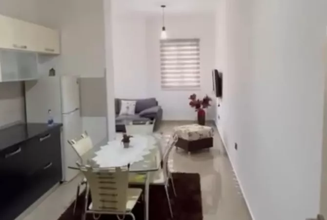 Shtepi me qera Apartament ne Tirane, 2+1, Mobilimi E mobiluar, Pagesa 550  Euro.