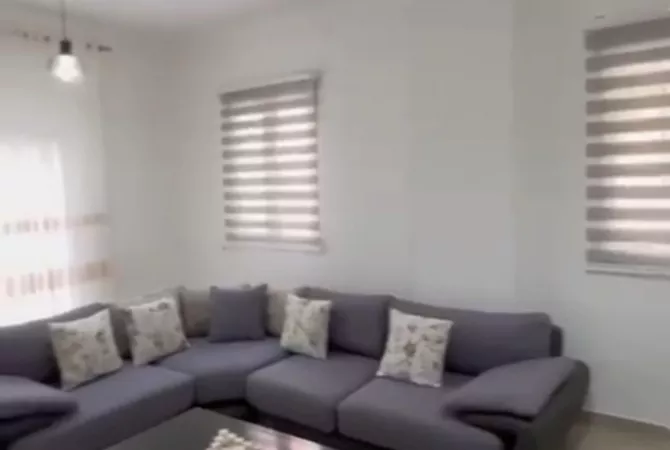 Shtepi me qera Apartament ne Tirane, 2+1, Mobilimi E mobiluar, Pagesa 550  Euro.