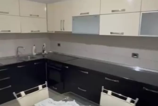 Shtepi me qera Apartament ne Tirane, 2+1, Mobilimi E mobiluar, Pagesa 550  Euro.
