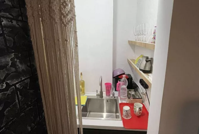 🏢 Jepet me Qira Ambient Zyre – Perballe Square 21