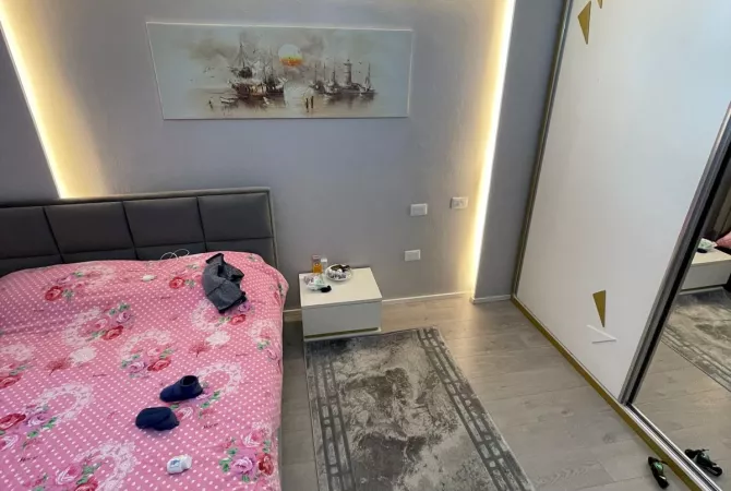Shtepi ne shitje Apartament ne Tirane, 2+1, Mobilimi E mobiluar, Pagesa 140,000  Euro.