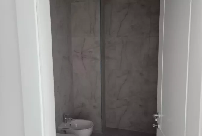 🏢 Ambient Zyre  103 m2me Qira – Lake View Residence, Liqeni Artificial