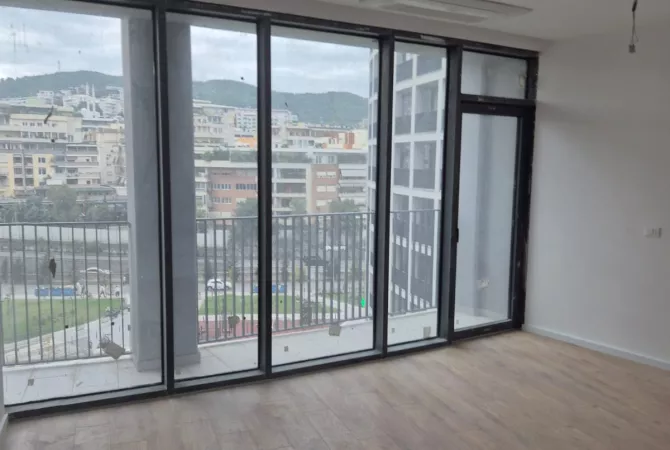 Ambient biznesi me qera 3+1 ne Tirane - 1,900 Euro