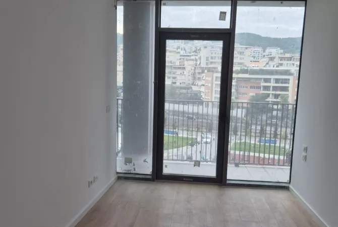 Ambient biznesi me qera 3+1 ne Tirane - 1,900 Euro