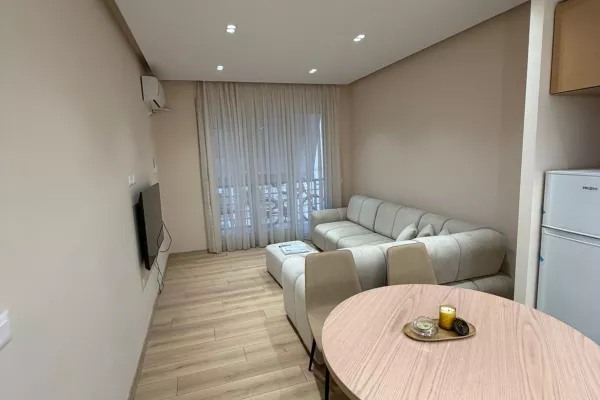 Shtepi me qera 2+1 ne Tirane - 905 Euro